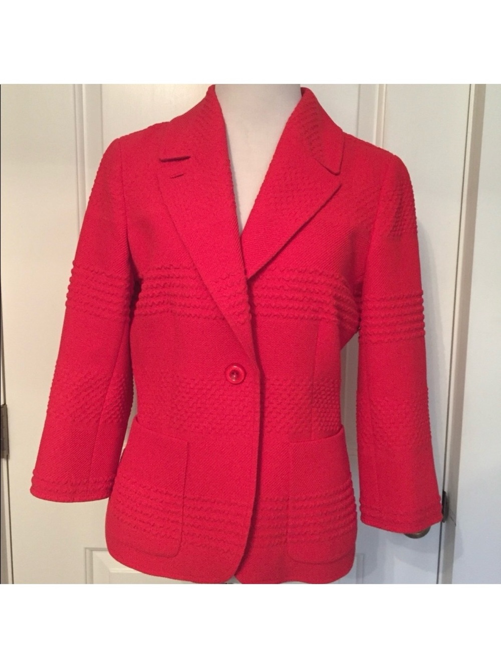 W by WORTH JACKET BLAZER RED TEXTURED 3/4 SLEEVE Size 4